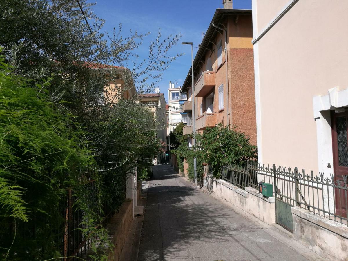 L'Amandine ,45 M2 Terrasse Et Garage Centre Ville Saint-Raphaël Eksteriør bilde