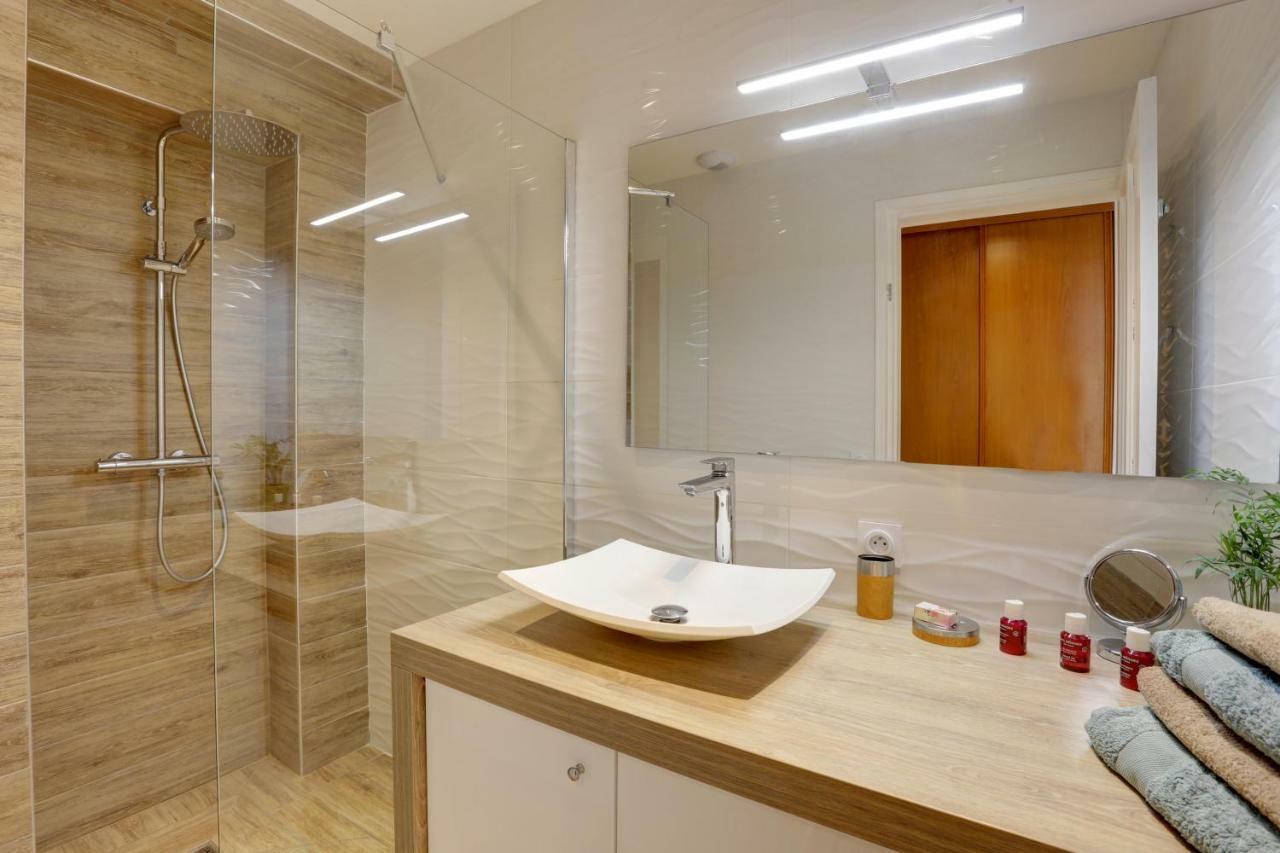 L'Amandine ,45 M2 Terrasse Et Garage Centre Ville Saint-Raphaël Eksteriør bilde